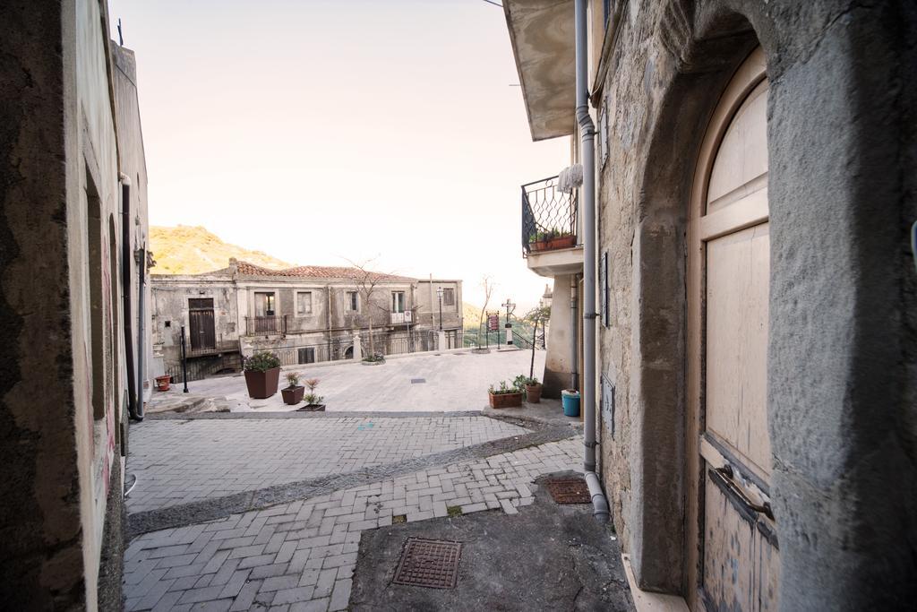 The Clock Houses Borgo Gallodoro Letojanni Exteriér fotografie